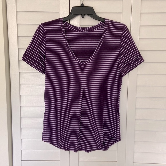 Lululemon lulu love purple striped v-neck gym to street top - Picture 1 of 3
